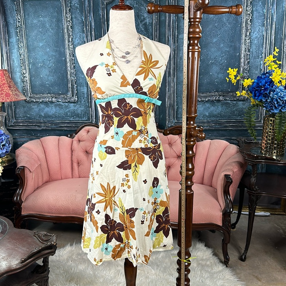 Perfect late August sundress, stretchy and classy